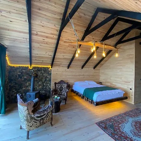 Santaverabungalov Lodge *